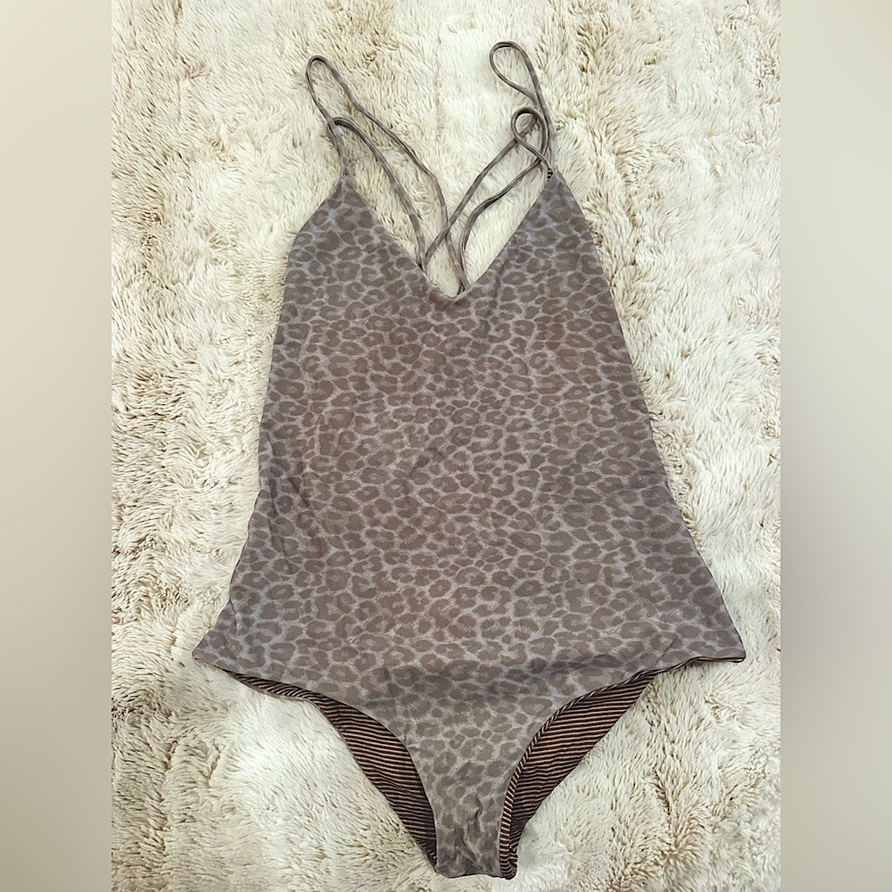 Acacia Swimwear Crew One Piece -Small Light Leopard print